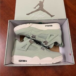 Nike Air Jordan 4 Retro Seafoam Sail Silver HV0823-003 Size 9.5 men/11 Women NIB